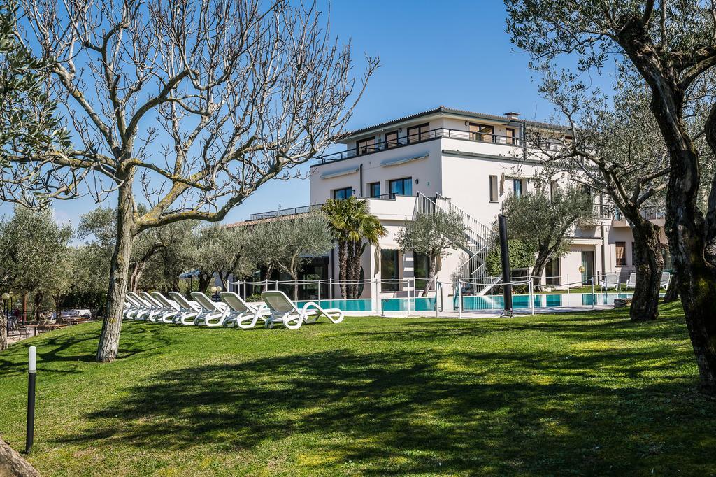 Hotel Ideal Sirmione Exterior photo